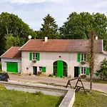 Bed & Breakfast Dhotes Poule Sur Un