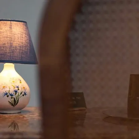 Dhotes Poule Sur Un Gasthuis Soulosse-sous-Saint-Elophe