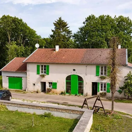 Panzió Dhotes Poule Sur Un